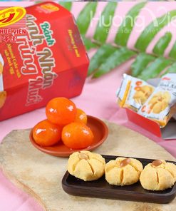 Bánh hạnh nhân trứng muối 300g