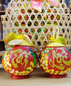 Giỏ quà đan tre rượu dừa thư pháp Tài Lộc tết 2024